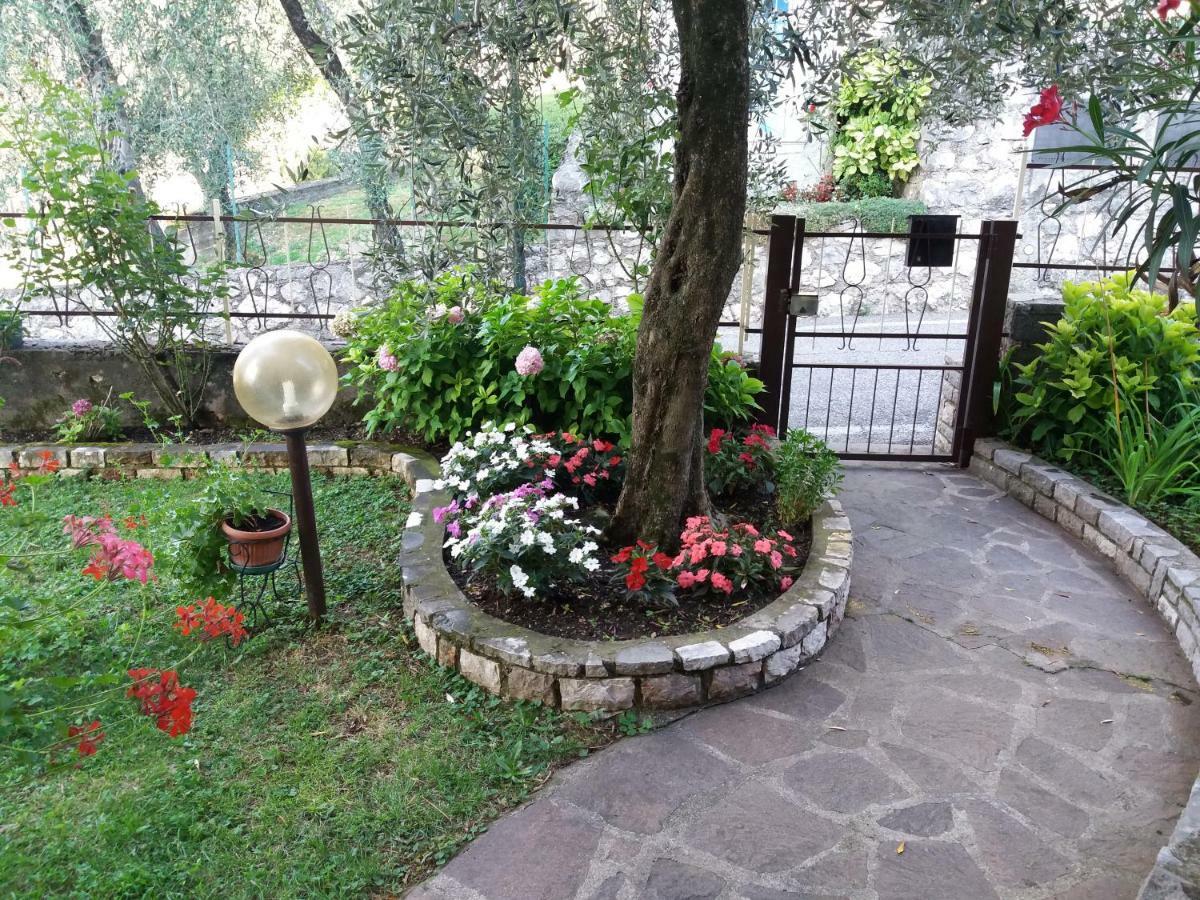 Aldinhaus Apartment Brenzone sul Garda Luaran gambar